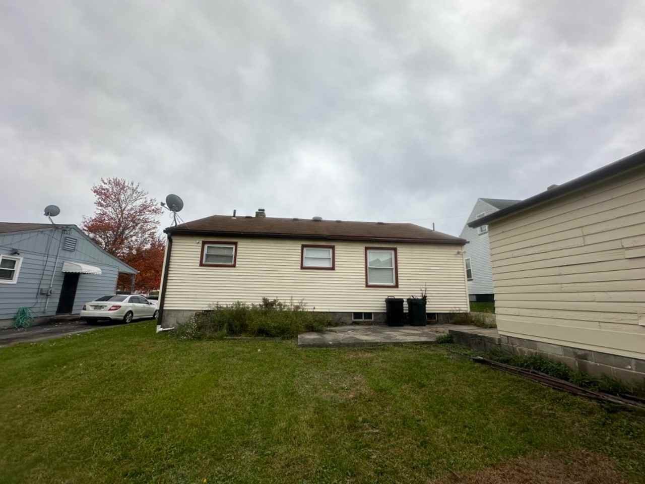 45 S Hartford Ave - Photo 3 of 10
