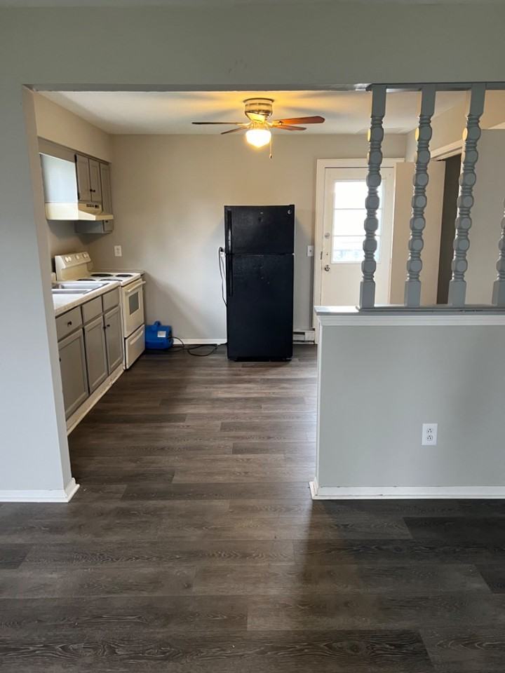 467 Elm St - Photo 2 of 9