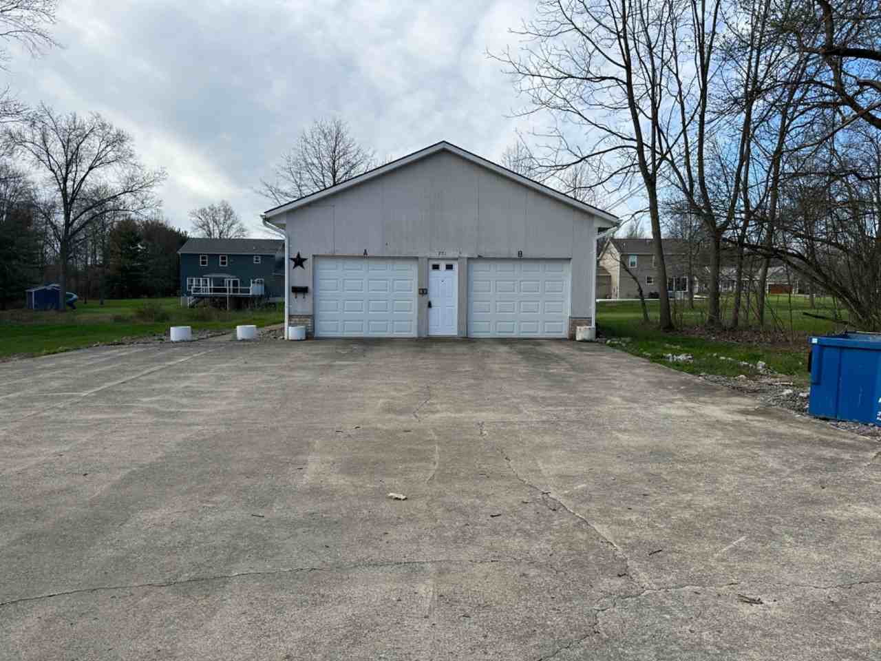 771 East Park Avenue - Photo 3 of 10