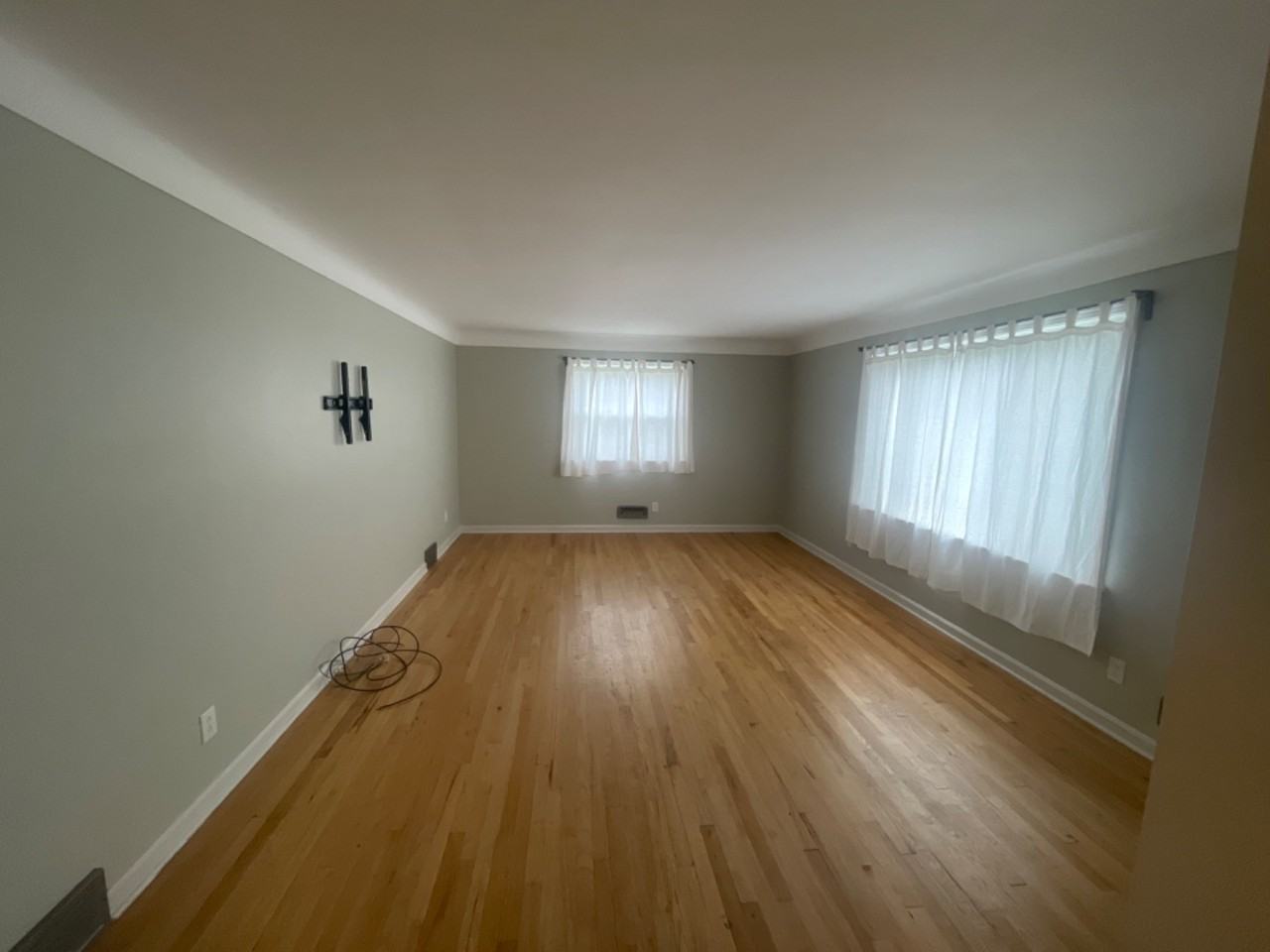 814 Almasy Drive - Photo 3 of 10