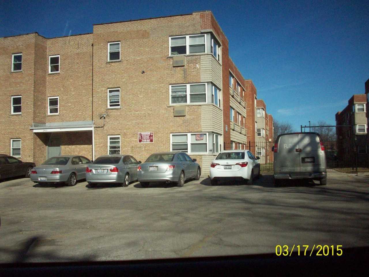 2405 W Balmoral - Photo 2 of 10