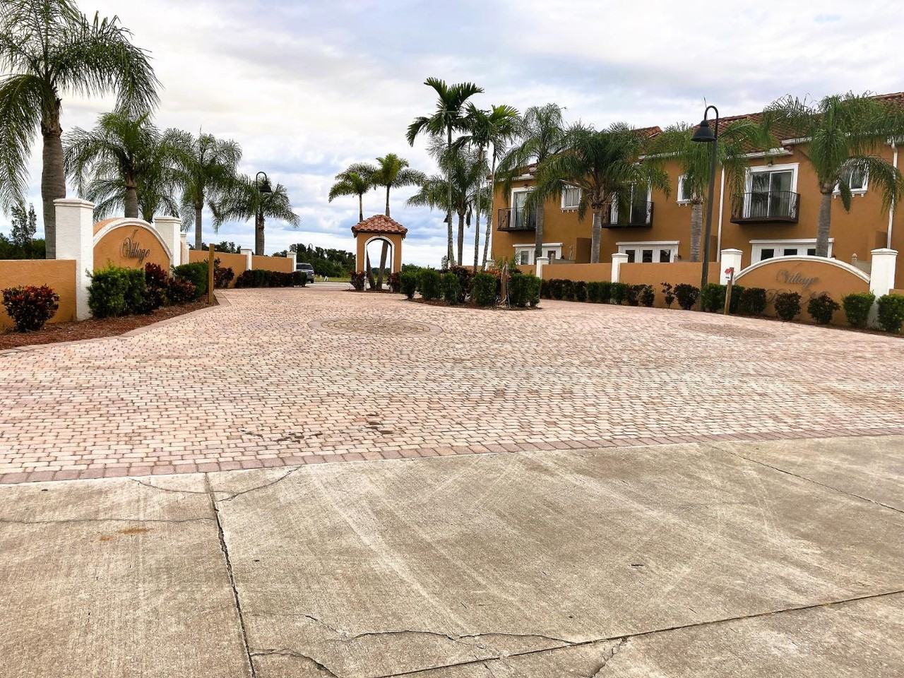 1003 Coronado Ct Unit 8 - Photo 2 of 20