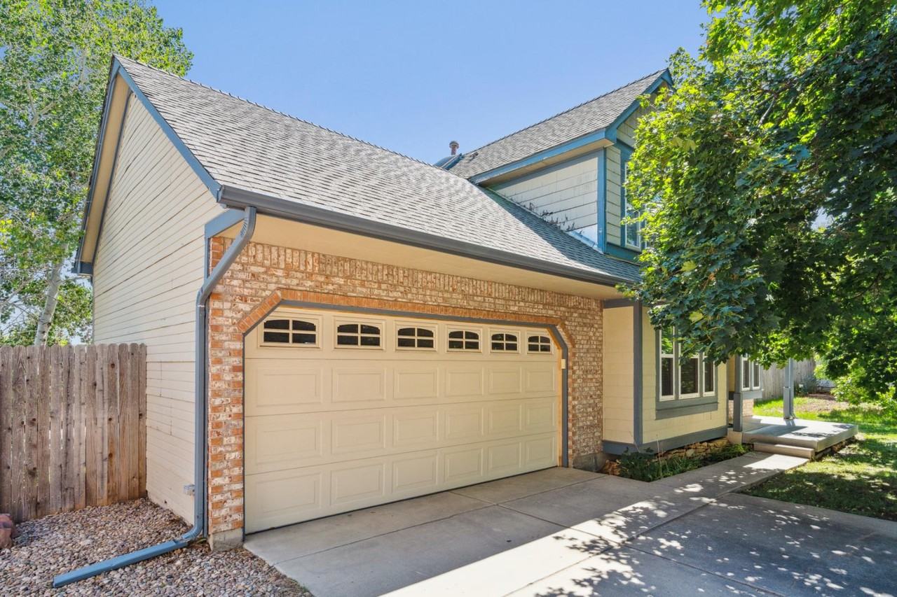 7950 South Garrison Court - Photo 3 of 11