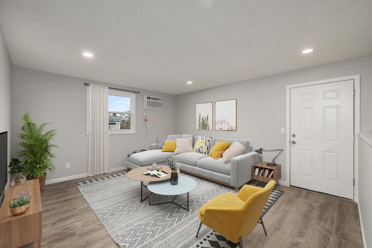 573 Bailey Drive - Photo 3 of 10