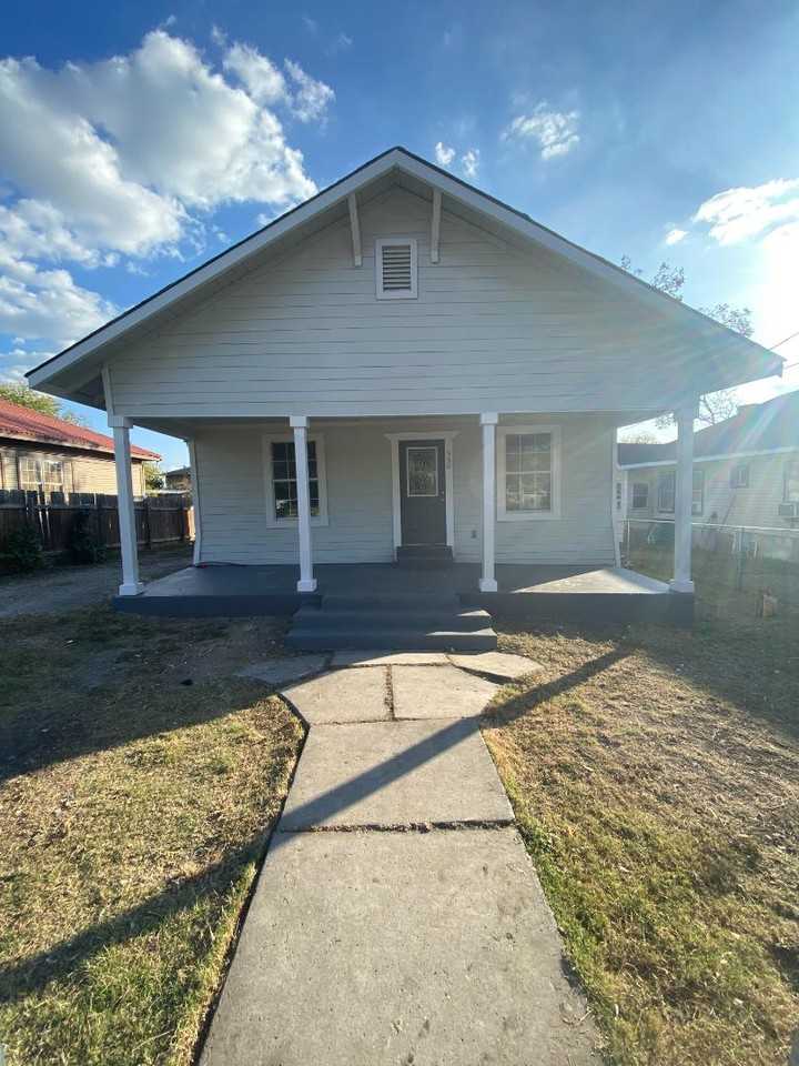 330 Princeton Ave - Photo 2 of 16