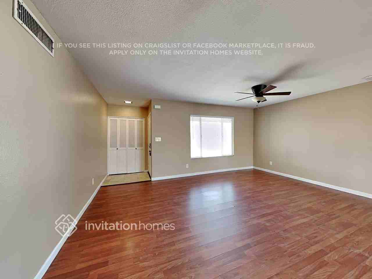 2184 E Broadmor Dr - Photo 3 of 21