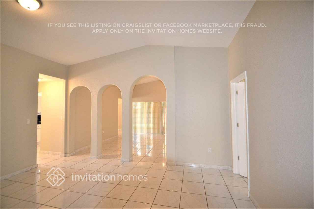 14411 Nw 88th Pl - Photo 3 of 18