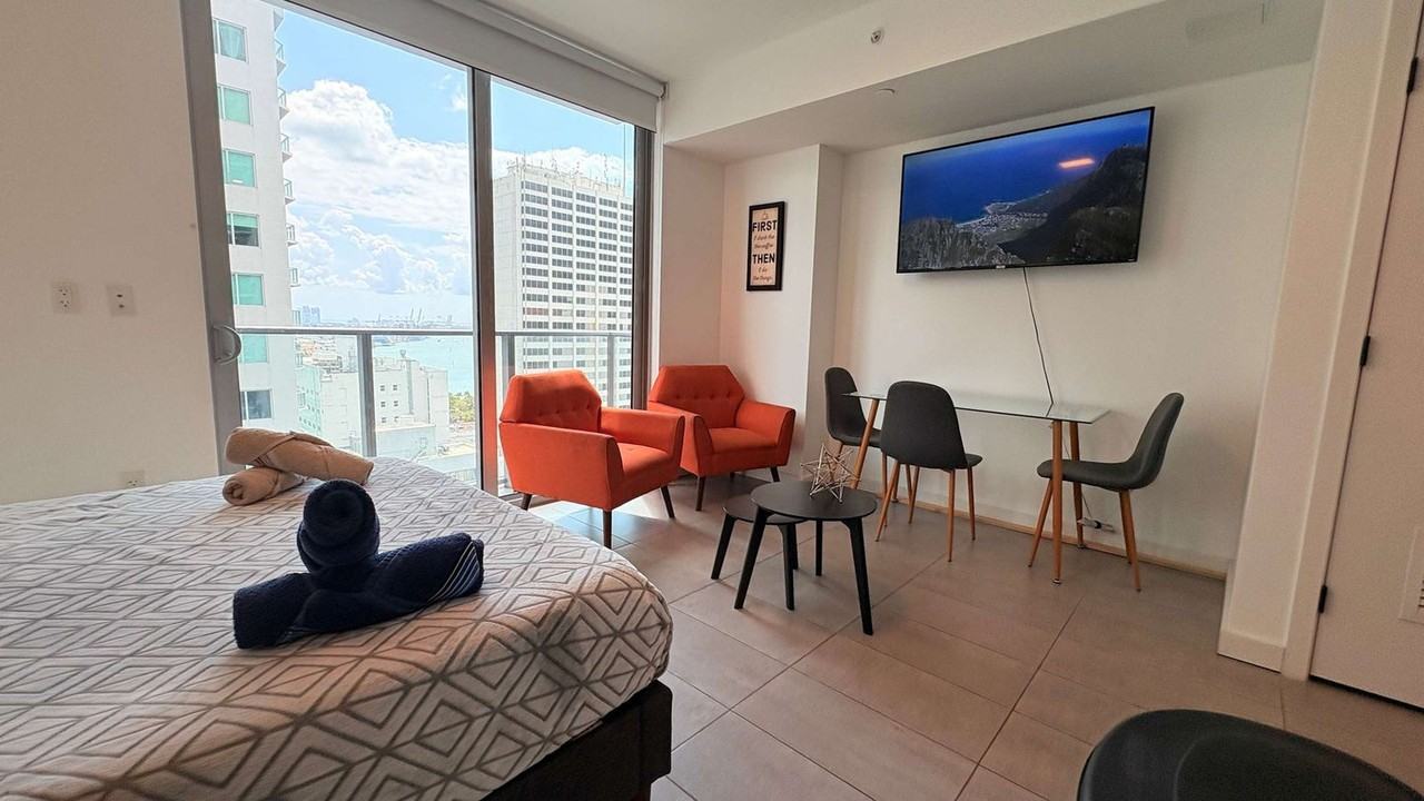 227 Northeast 2nd Street - Photo 2 of 78