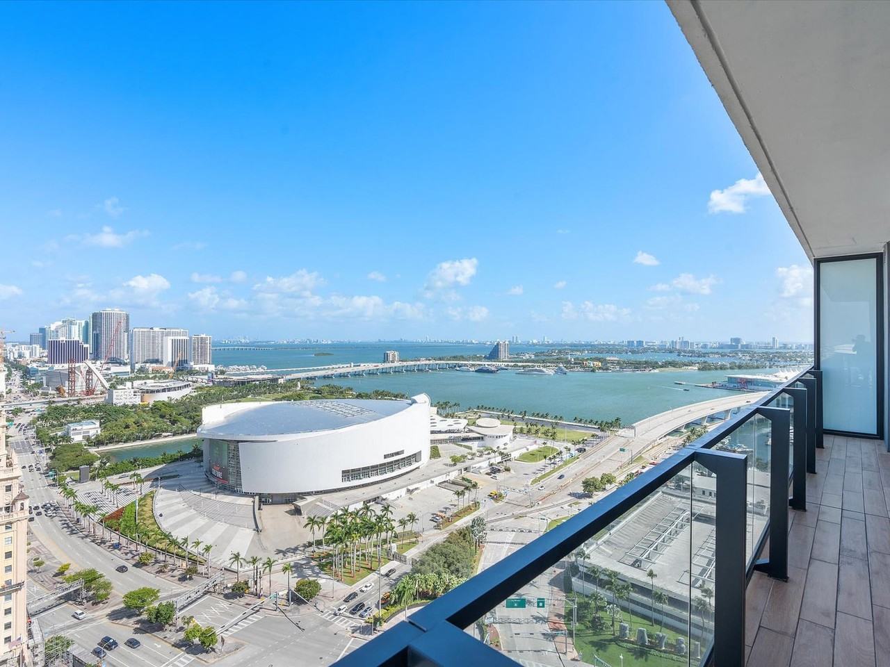 398 Ne 5th St #1372296P - Photo 5 of 23