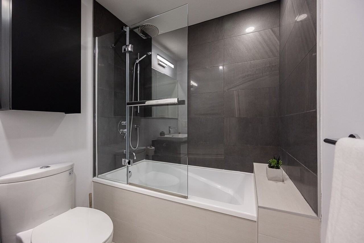 1255 Rue Saint-Jacques #1262044P - Photo 4 of 50