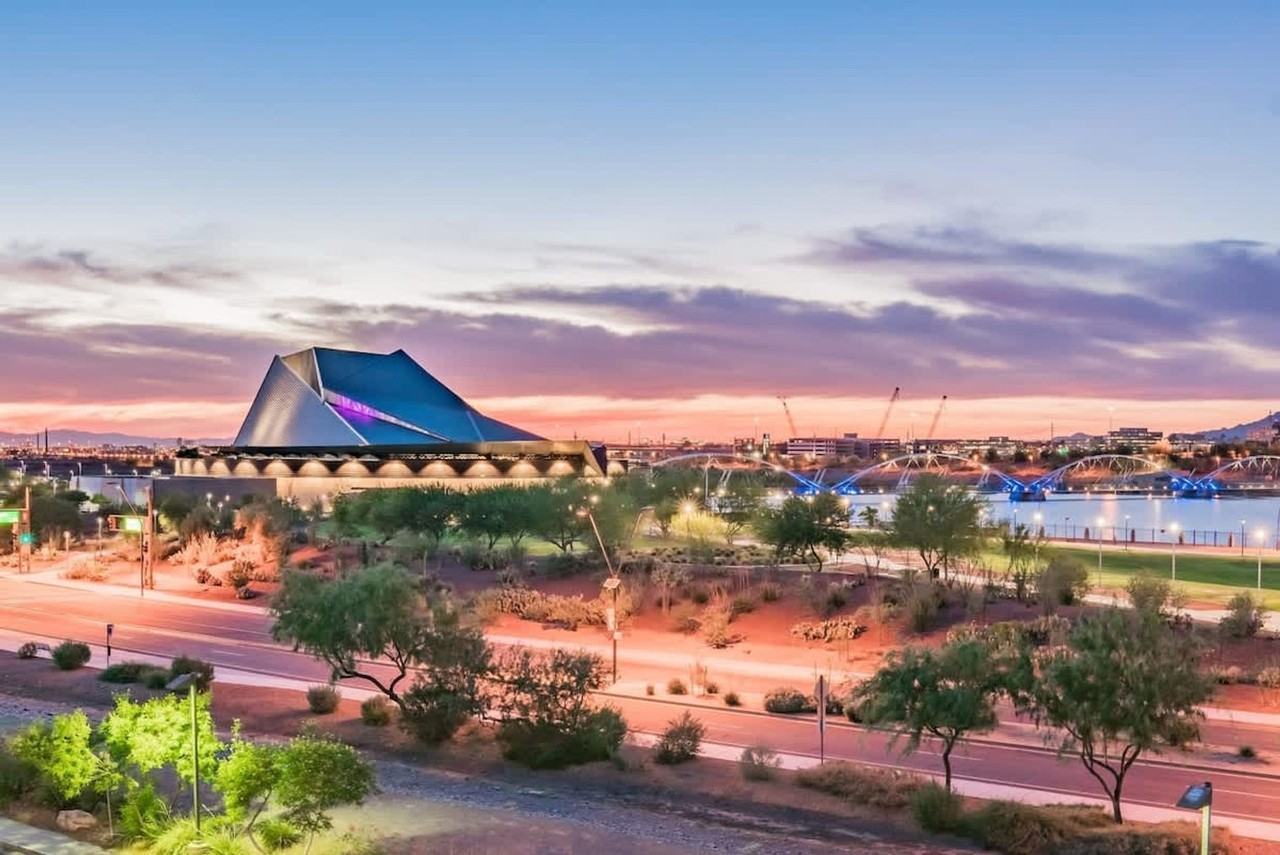 688 W 1st St #1263098P - Photo 4 of 32