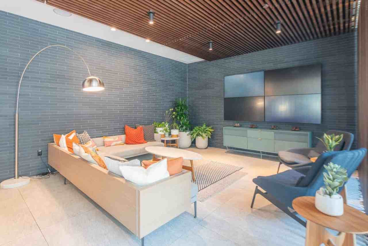 688 W 1st St #1263098P - Photo 7 of 32