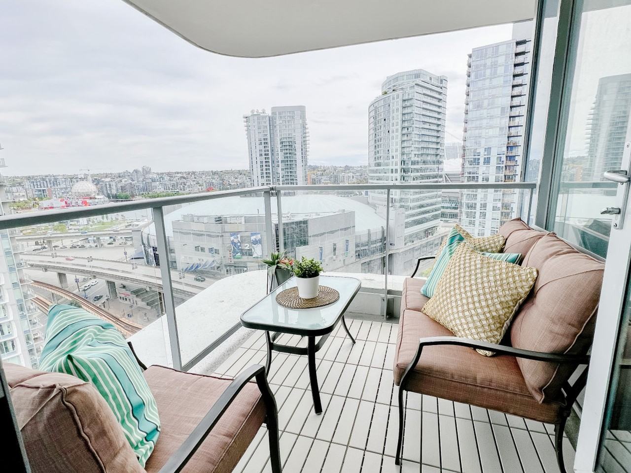 188 Keefer Pl #1263548P - Photo 6 of 42