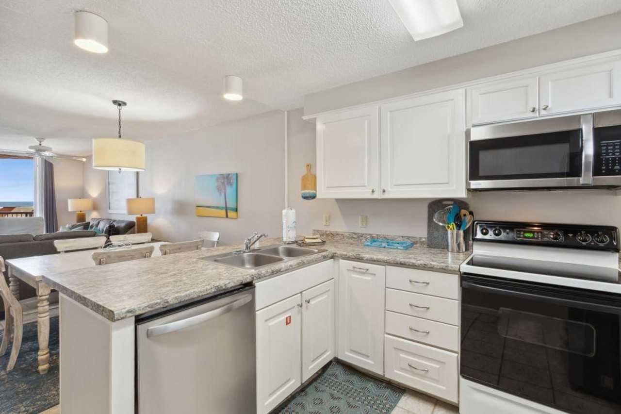 633 W Beach Blvd #1266210P - Photo 6 of 26