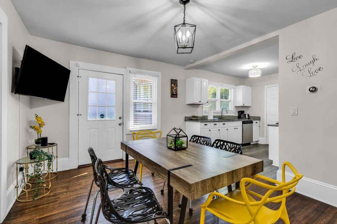 820 Parkwood Ave #1269089P - Photo 5 of 30