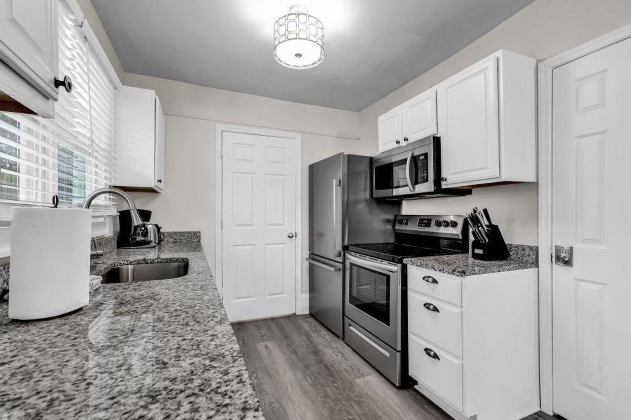 820 Parkwood Ave #1269089P - Photo 6 of 30