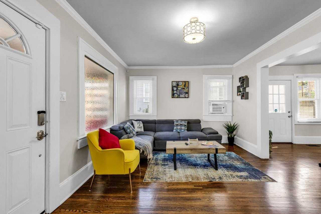 820 Parkwood Ave #1269089P - Photo 7 of 30