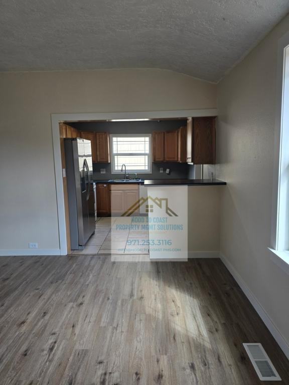 306 E E St - Photo 3 of 10