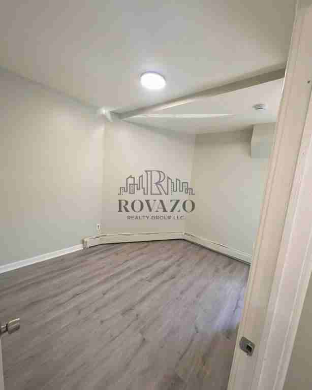 809 Summer Avenue #2 - Photo 4 of 6