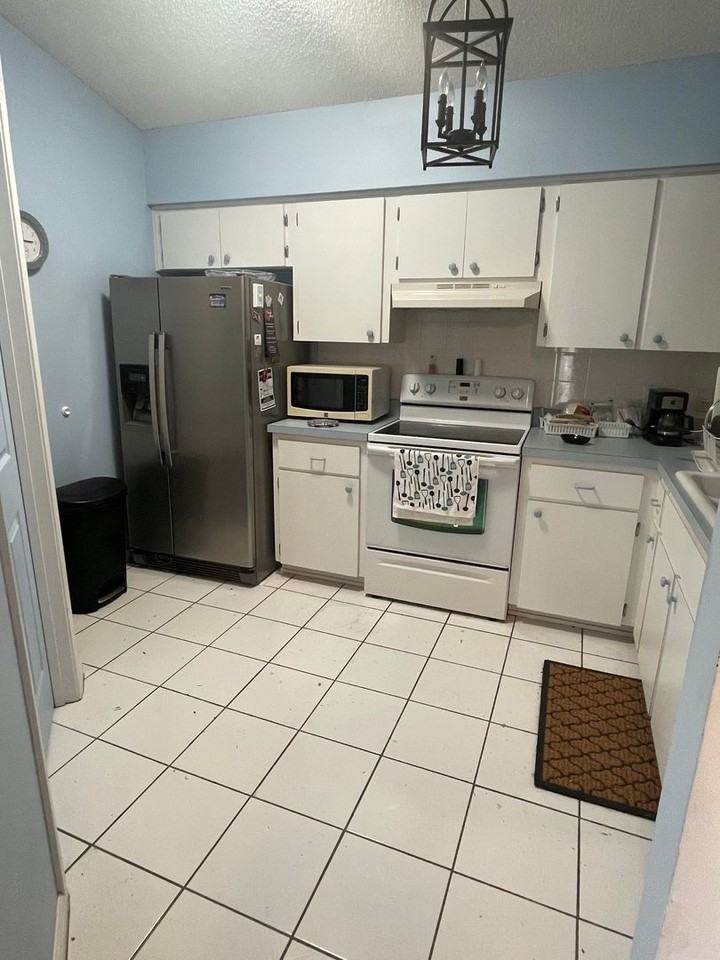 5399 Nw 18th St - Photo 6 of 19