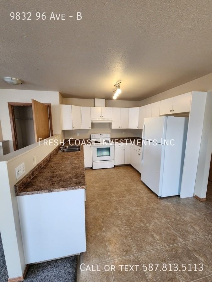 9832 96 Ave #B - Photo 3 of 6