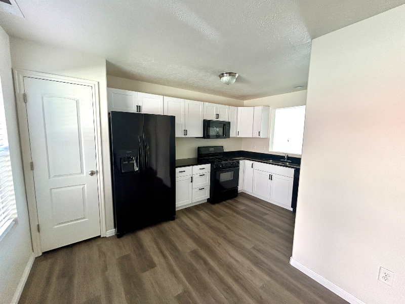 3414 S Carrick Dr - Photo 3 of 18