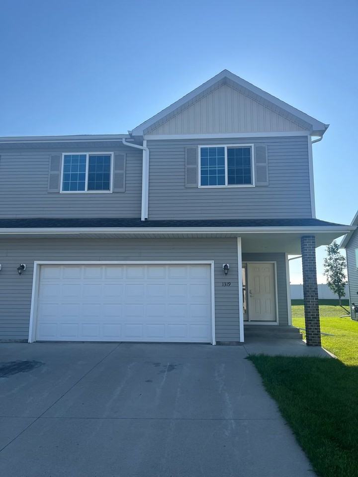 1319 4th St Nw - Photo 3 of 13