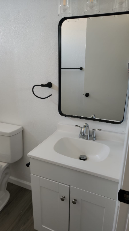 1311 N Gila St #4 - Photo 5 of 37