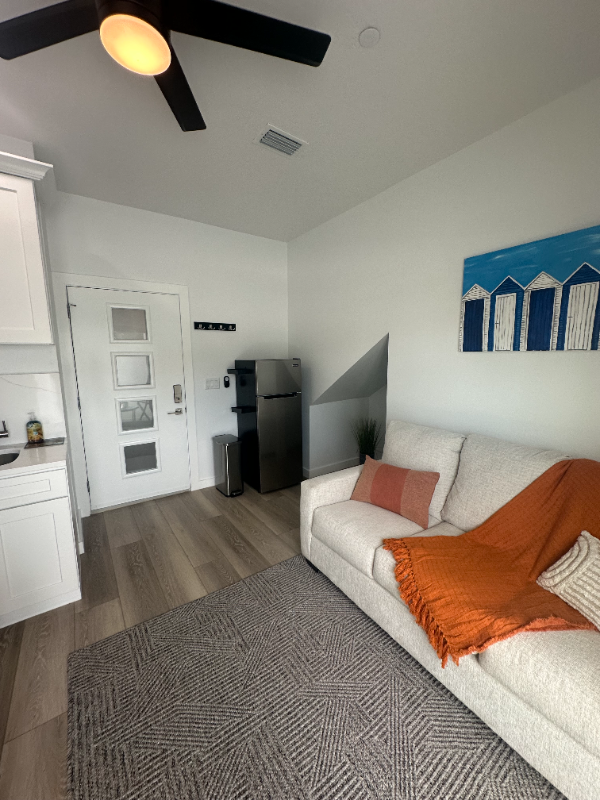 527 N Garden Ave - Photo 3 of 27