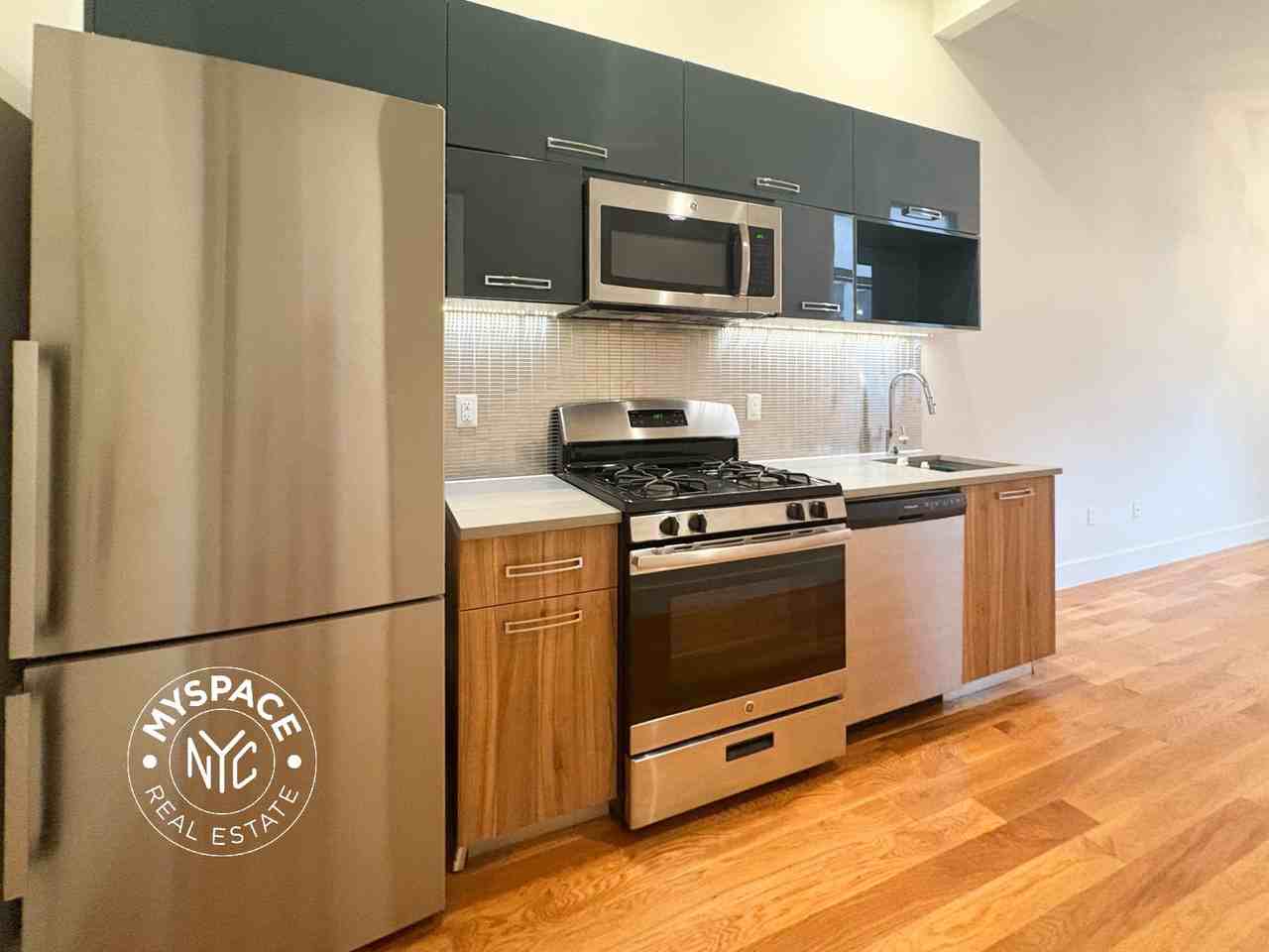 372 Kosciuszko St #212 - Photo 2 of 6