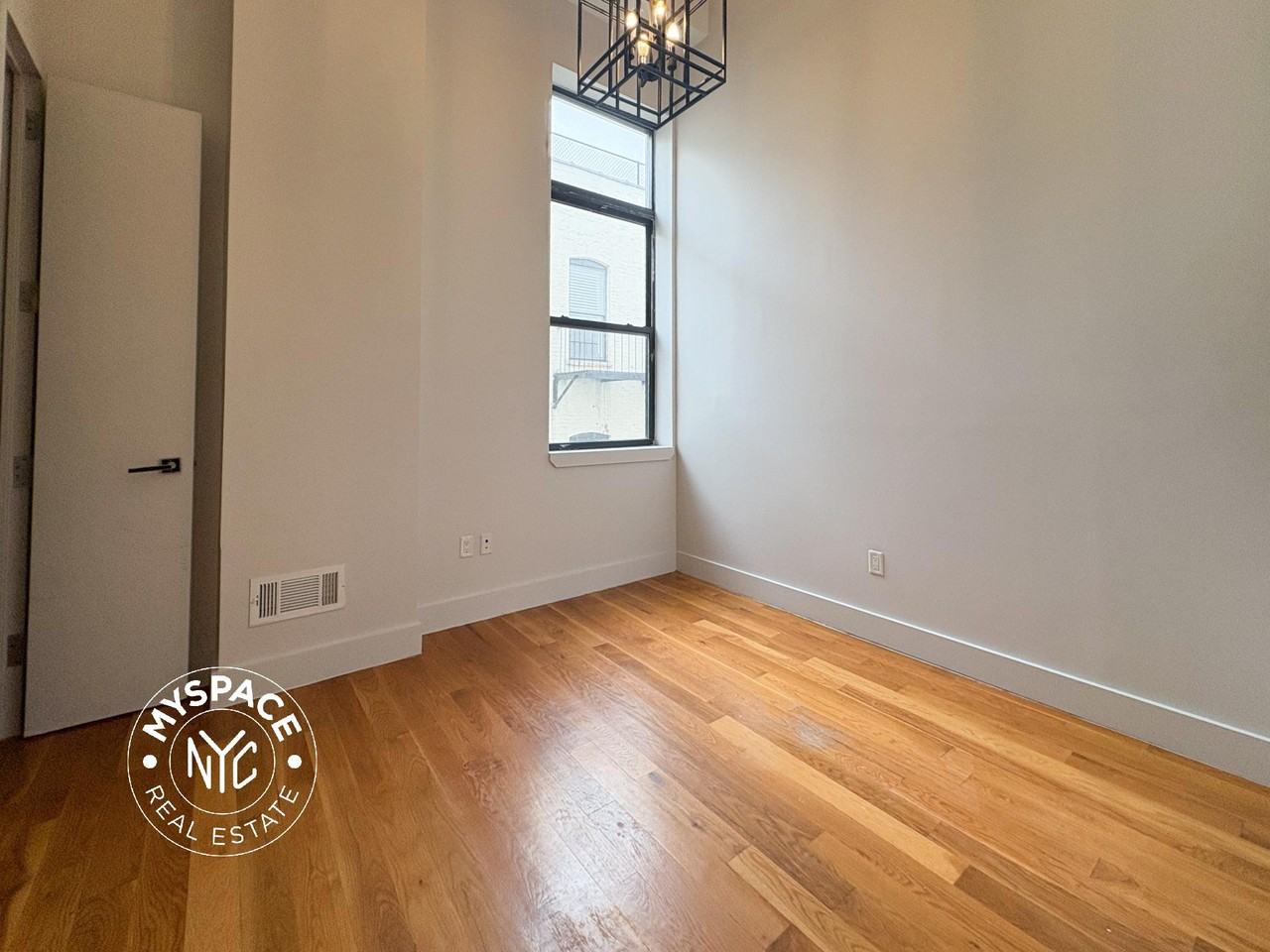 372 Kosciuszko St #212 - Photo 3 of 6