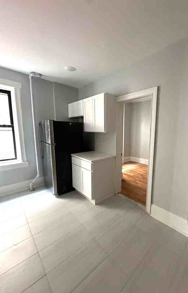 4603 Hudson Ave - Photo 2 of 11