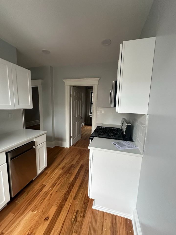 4603 Hudson Ave - Photo 6 of 11