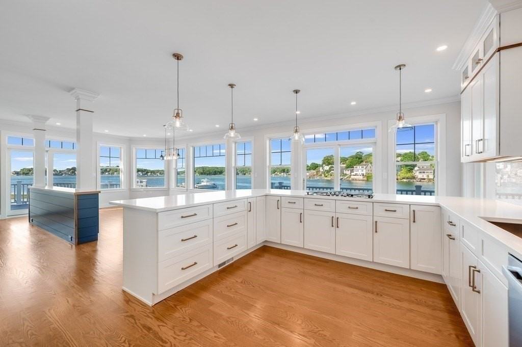 8 Riverside Rd - Photo 7 of 40