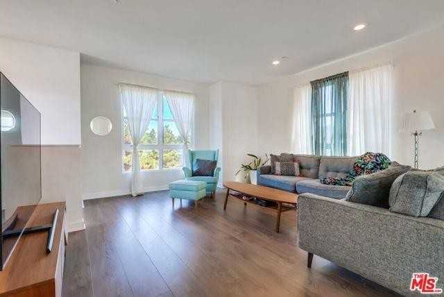 2700 E Chaucer St #33 - Photo 2 of 8