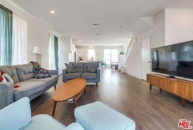 2700 E Chaucer St #33 - Photo 4 of 8