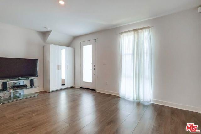 2700 E Chaucer St #33 - Photo 6 of 8