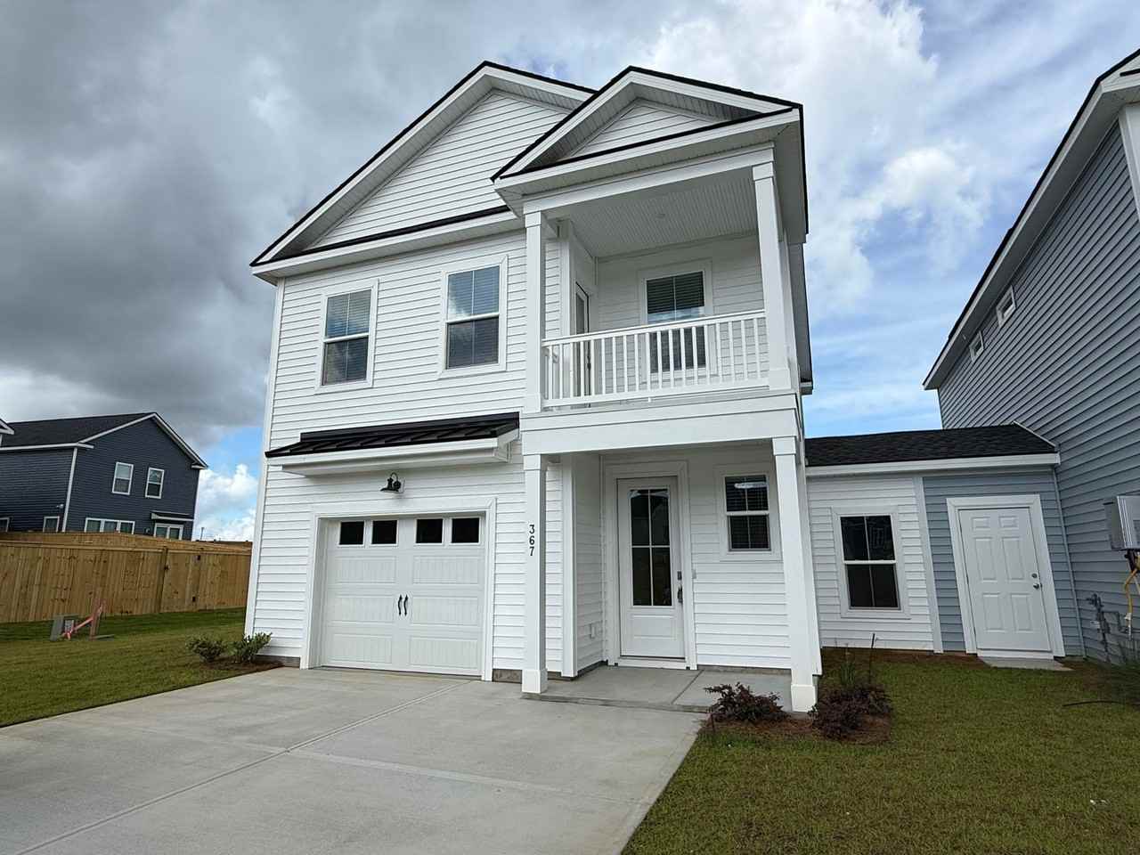 367 Chapman Cir - Photo 2 of 26