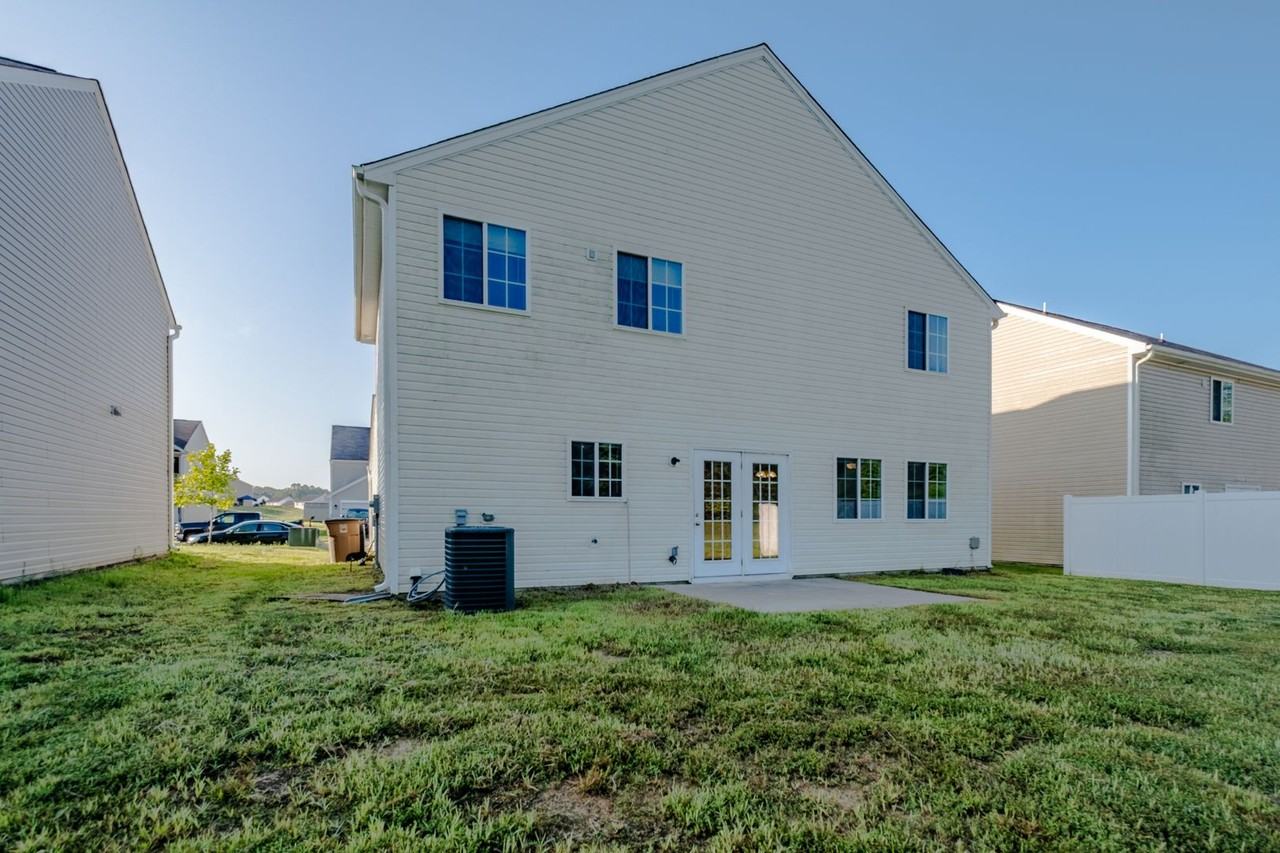 703 Torbay Dr - Photo 2 of 27