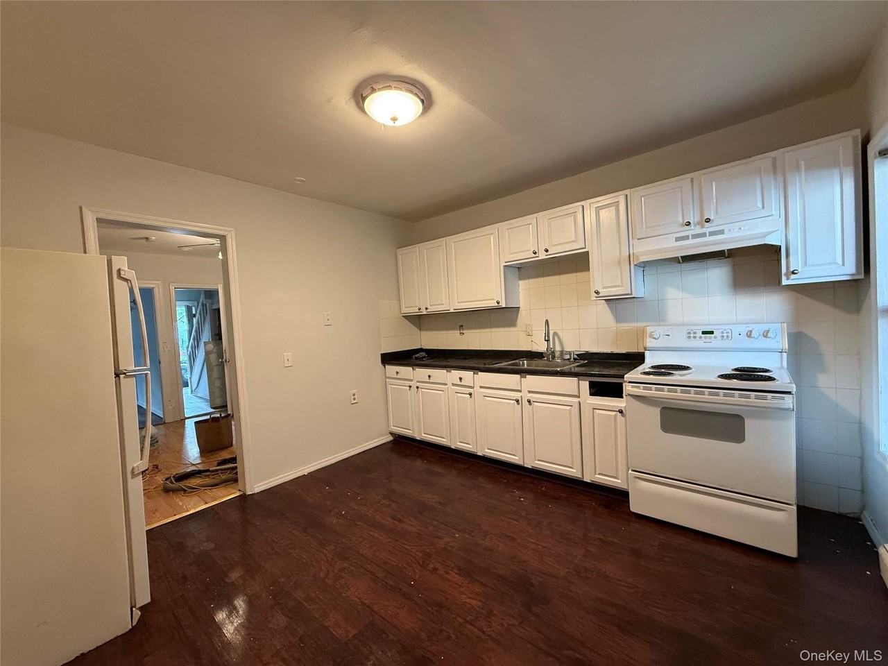 190 Winnikee Ave #1 - Photo 3 of 16