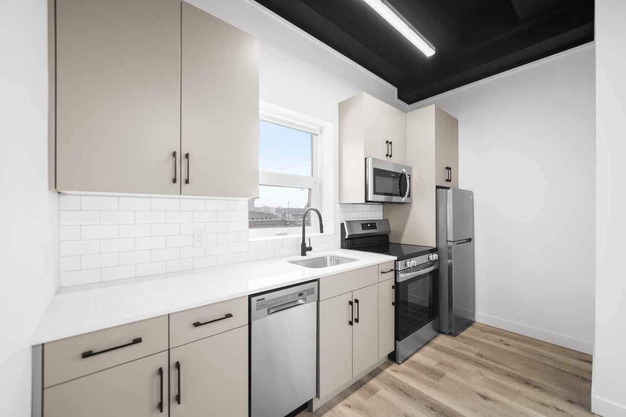225 Vaughan Street - Photo 6 of 16