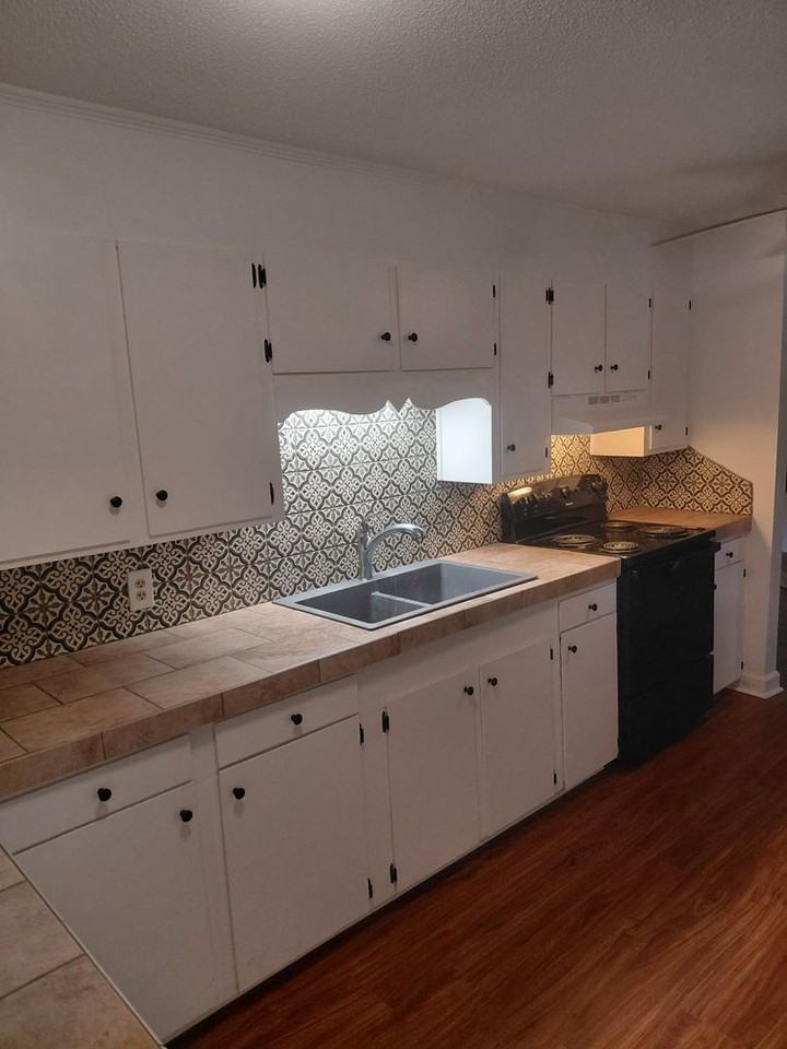 237 Creek Dr - Photo 3 of 14