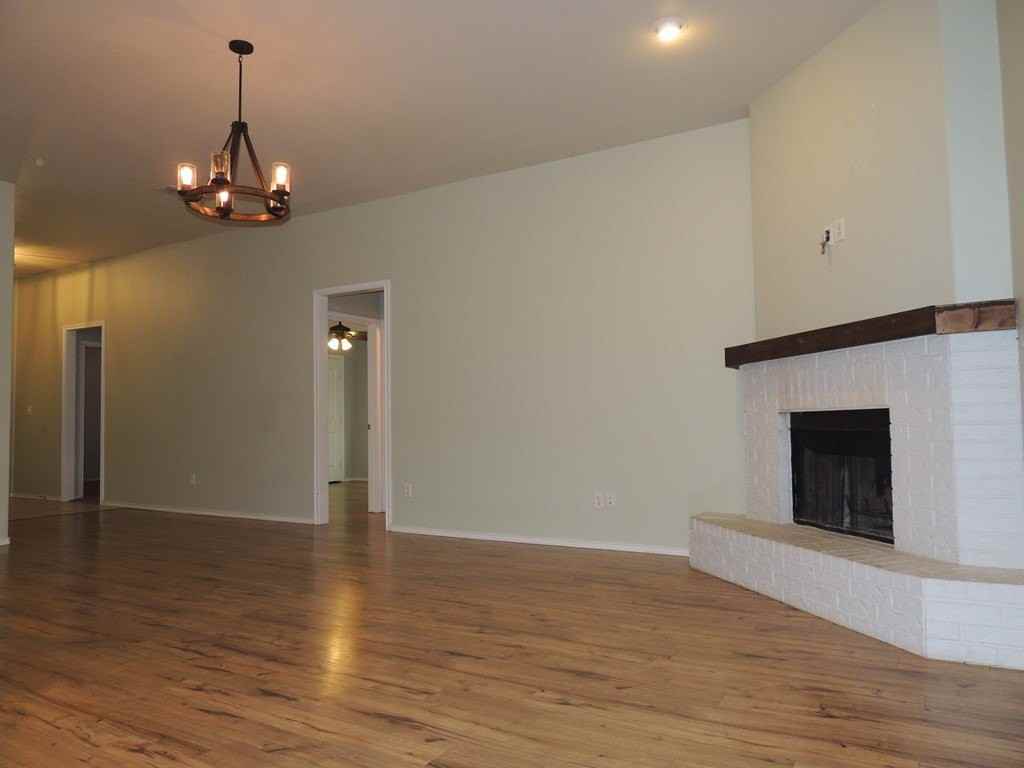 415 Nolan Ryan Dr - Photo 3 of 29