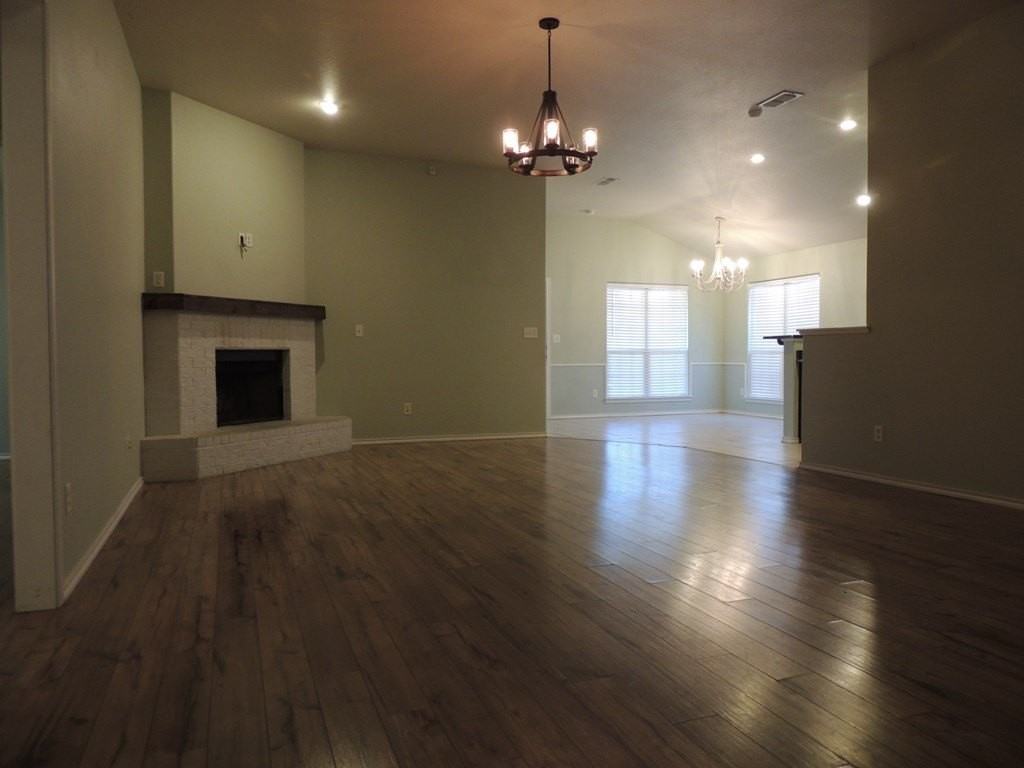 415 Nolan Ryan Dr - Photo 5 of 29