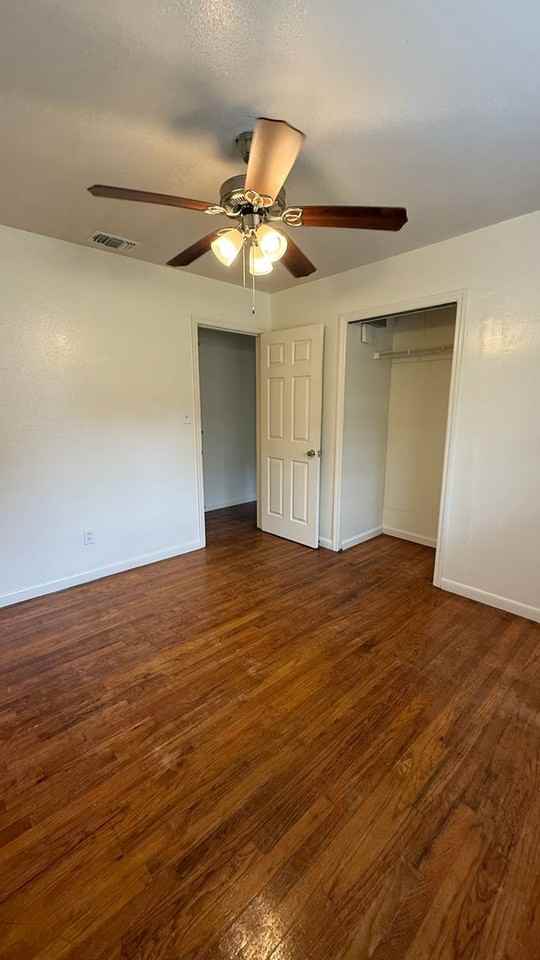 1803 Atkamire Dr - Photo 4 of 14