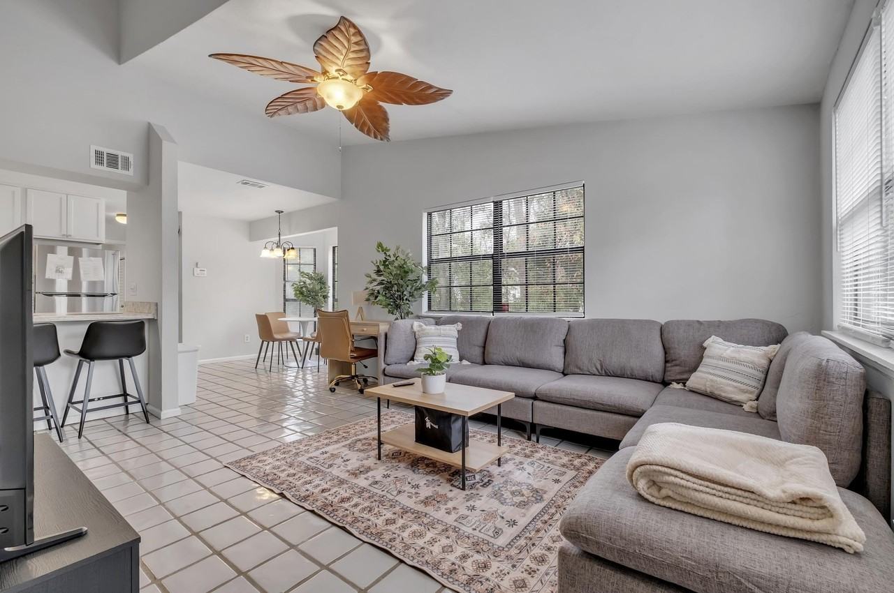 1816 Jackson Bluff Rd Apt F #F - Photo 2 of 21