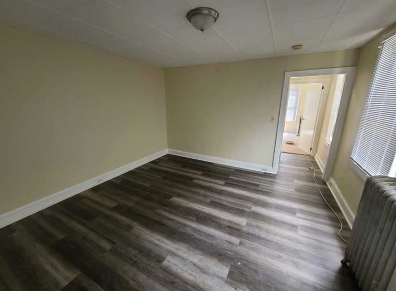 274 S Loudon Ave - Photo 3 of 11