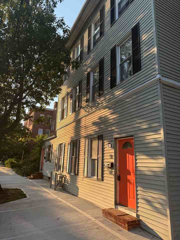 11 Lawrence St - Photo 3 of 9