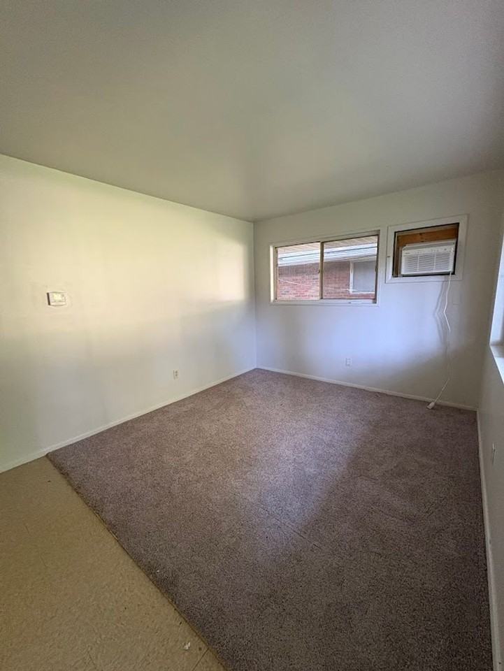 21 Neal Ct - Photo 3 of 10