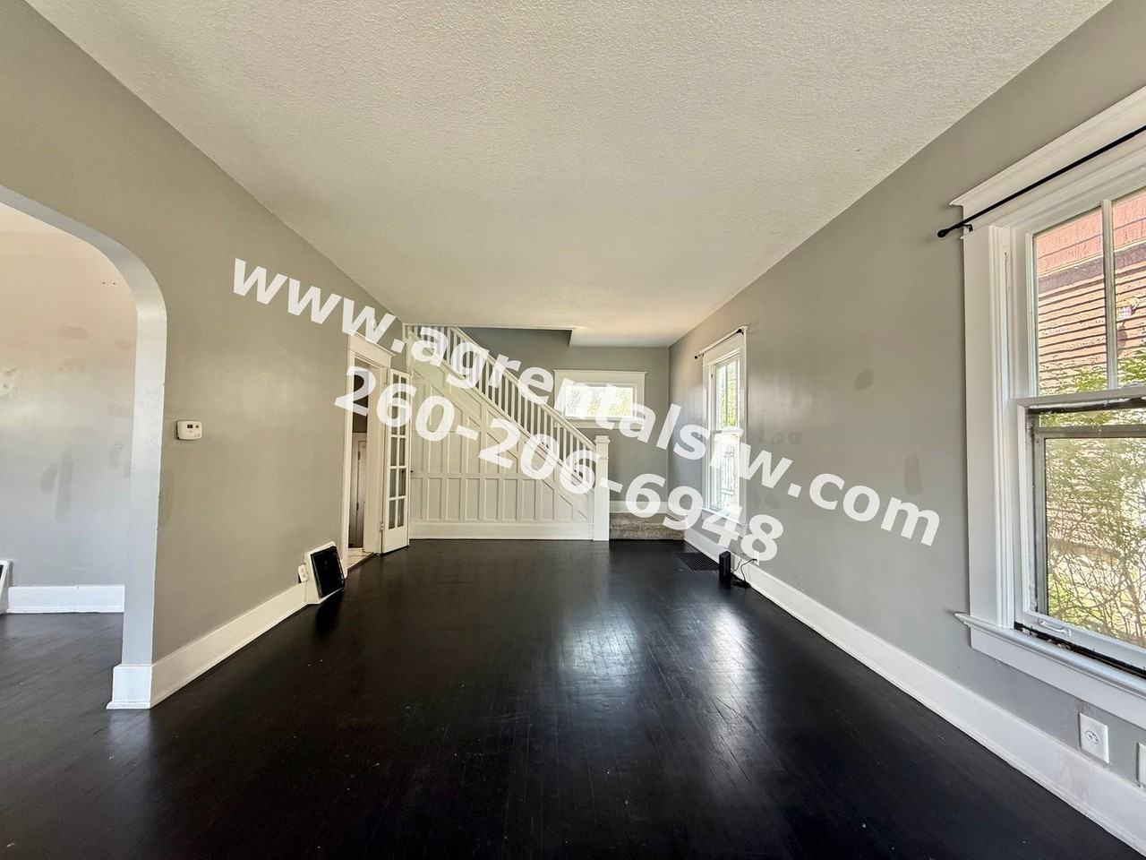 418 Rose Ln - Photo 3 of 17